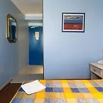 بيت شباب شباب أنتاريس *