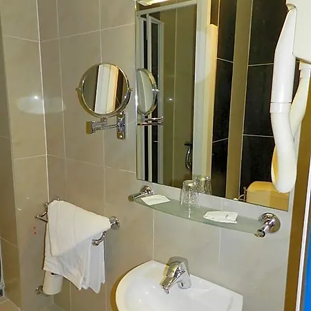 شباب أنتاريس نيس